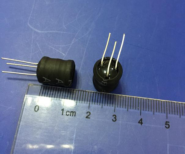THREE-PIN RADIAL TYPE INDUCTOR